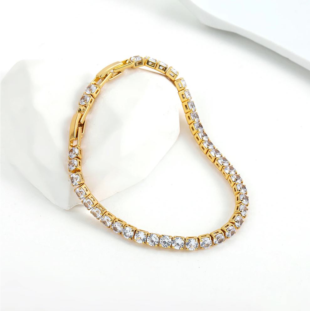Bracelet inlaid with stones